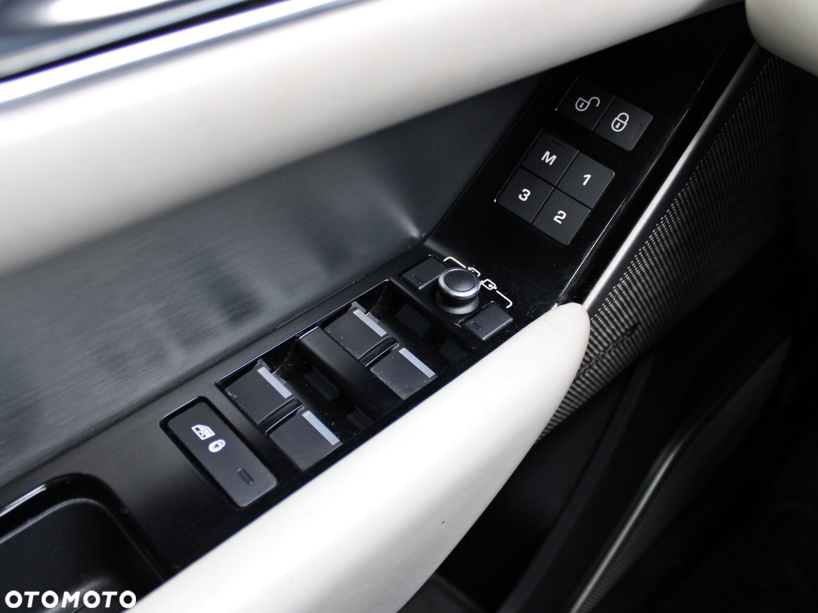 Land Rover Range Rover Velar 2.0 SD4 R-Dynamic - 38