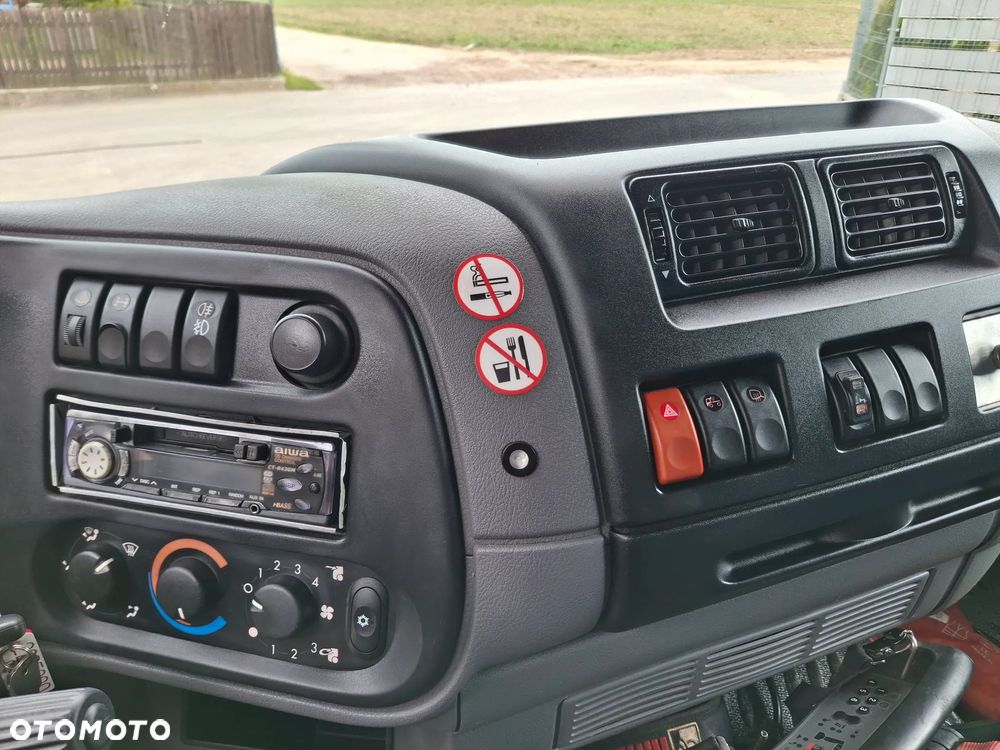 DAF LF 45.180 Wywrotka 3 Stronna + Hydroburta HDS HIAB Żuraw Dźwig Sterowanie Radiowe Łyżka Chwytak Obrotowy Dzielone Burty Hak Klimatyzacja Niski Przebieg Blokada Mostu Oświetlenie Ostrzegawcze - 22