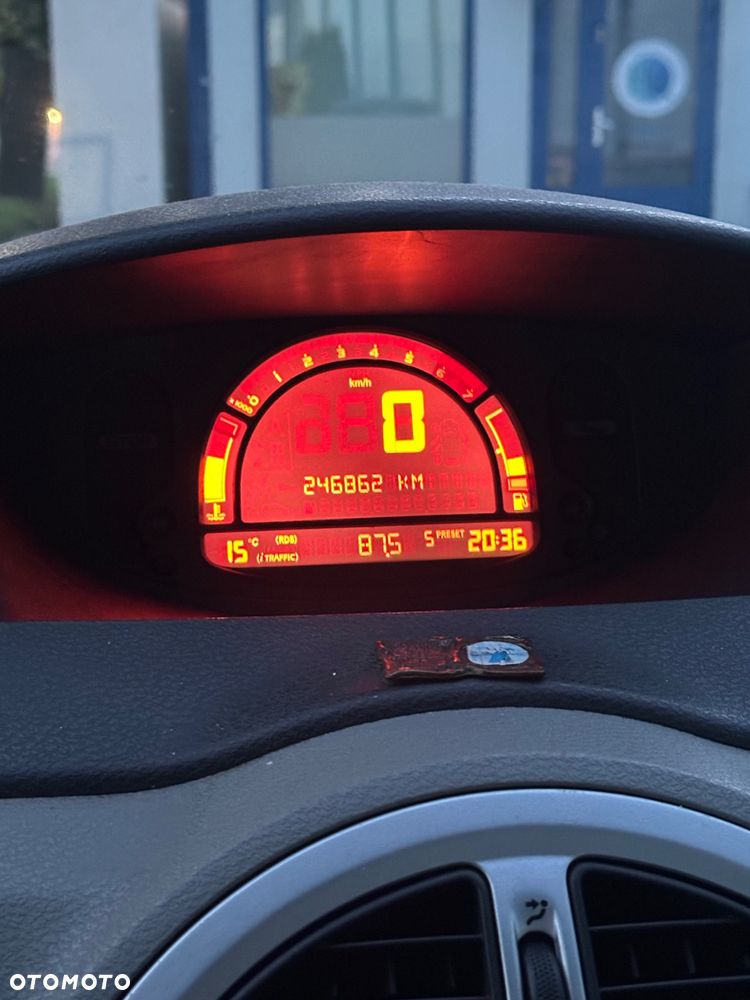 Renault Modus - 13