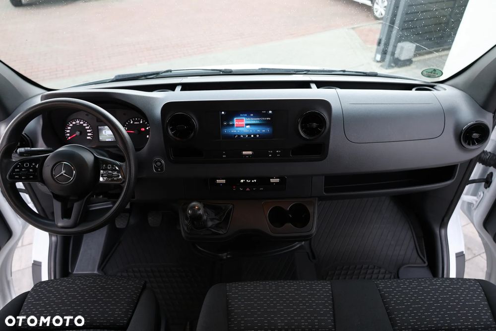 Mercedes-Benz Sprinter - 20
