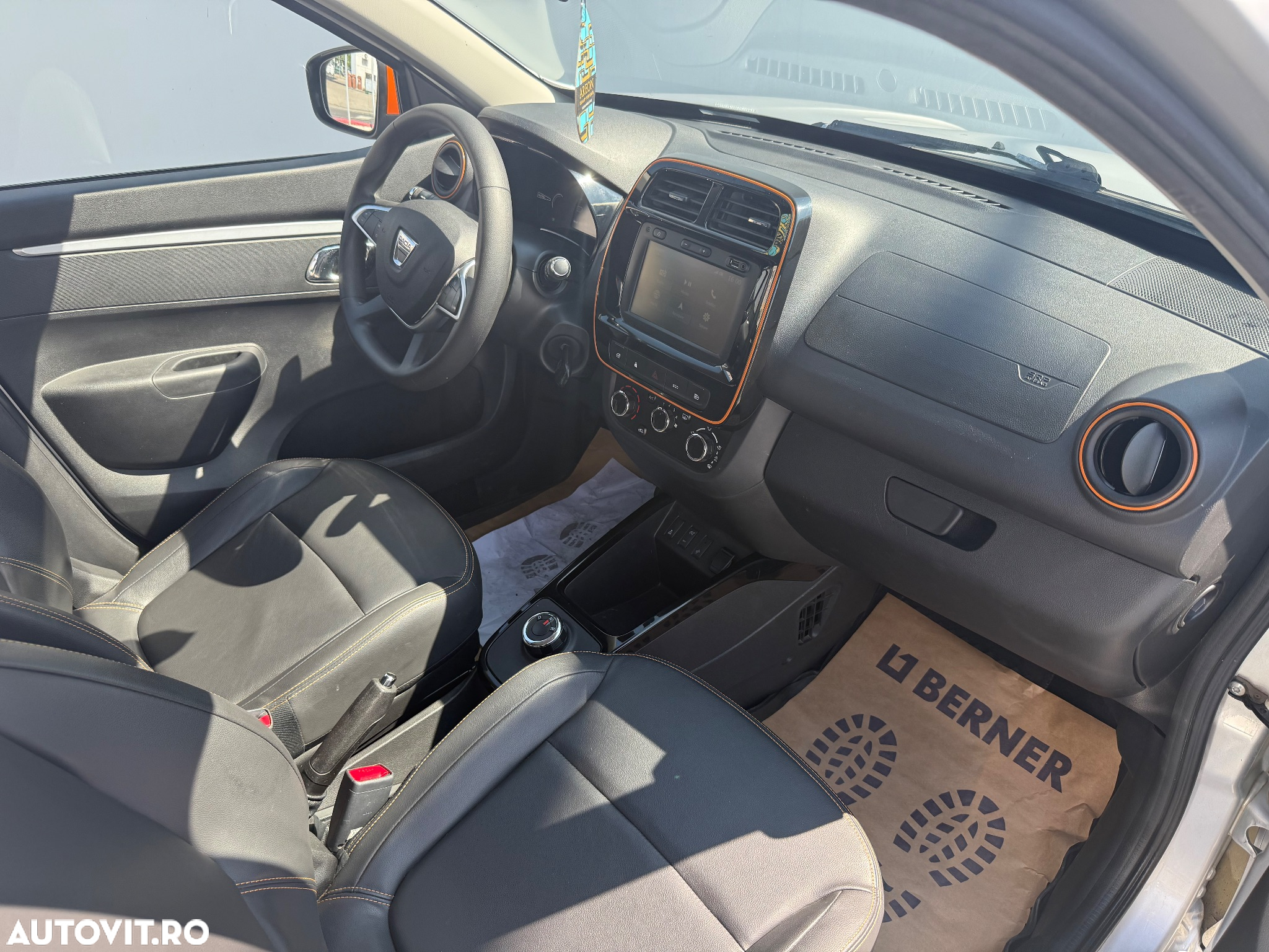 Dacia Spring Expression - 15