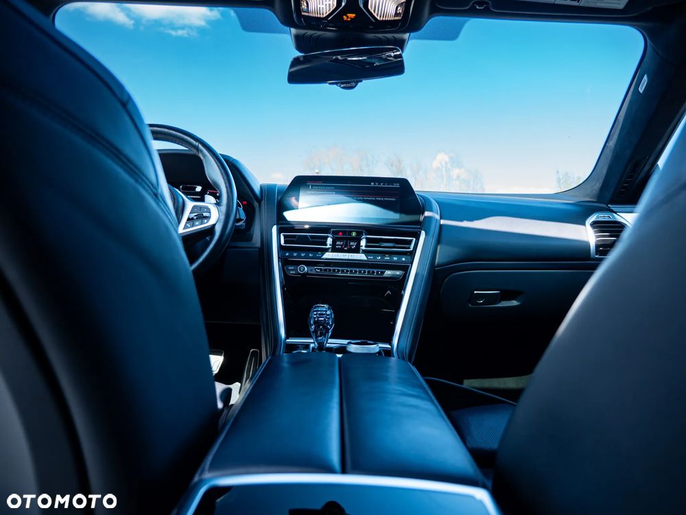 BMW Seria 8 - 29