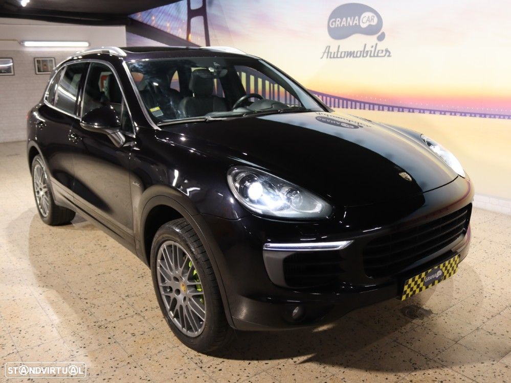 Porsche Cayenne Platinum Edition - 35