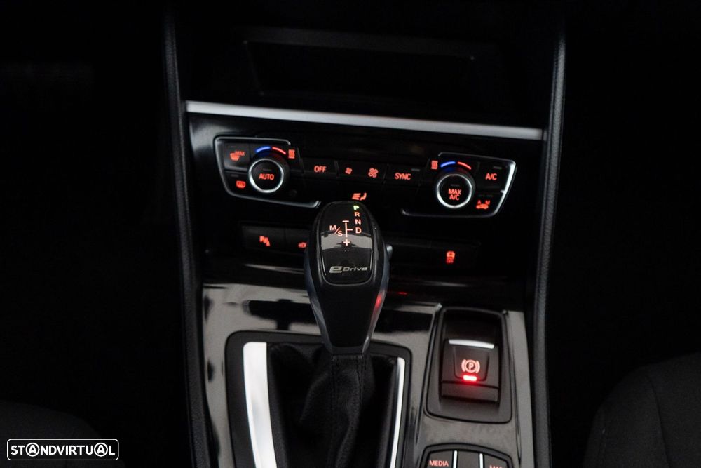 BMW 225xe Active Tourer Advantage - 24