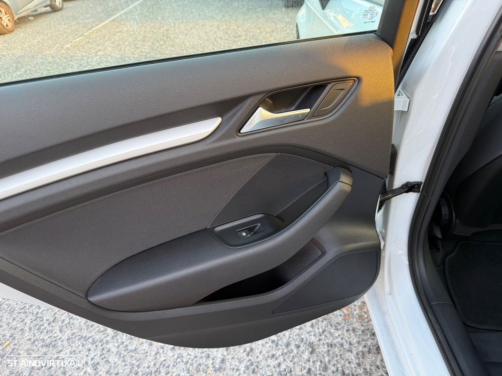 Audi A3 Sportback 1.6 TDI - 13