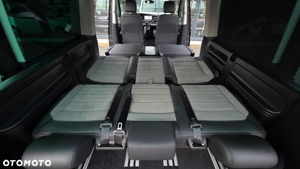 Volkswagen Multivan - 25