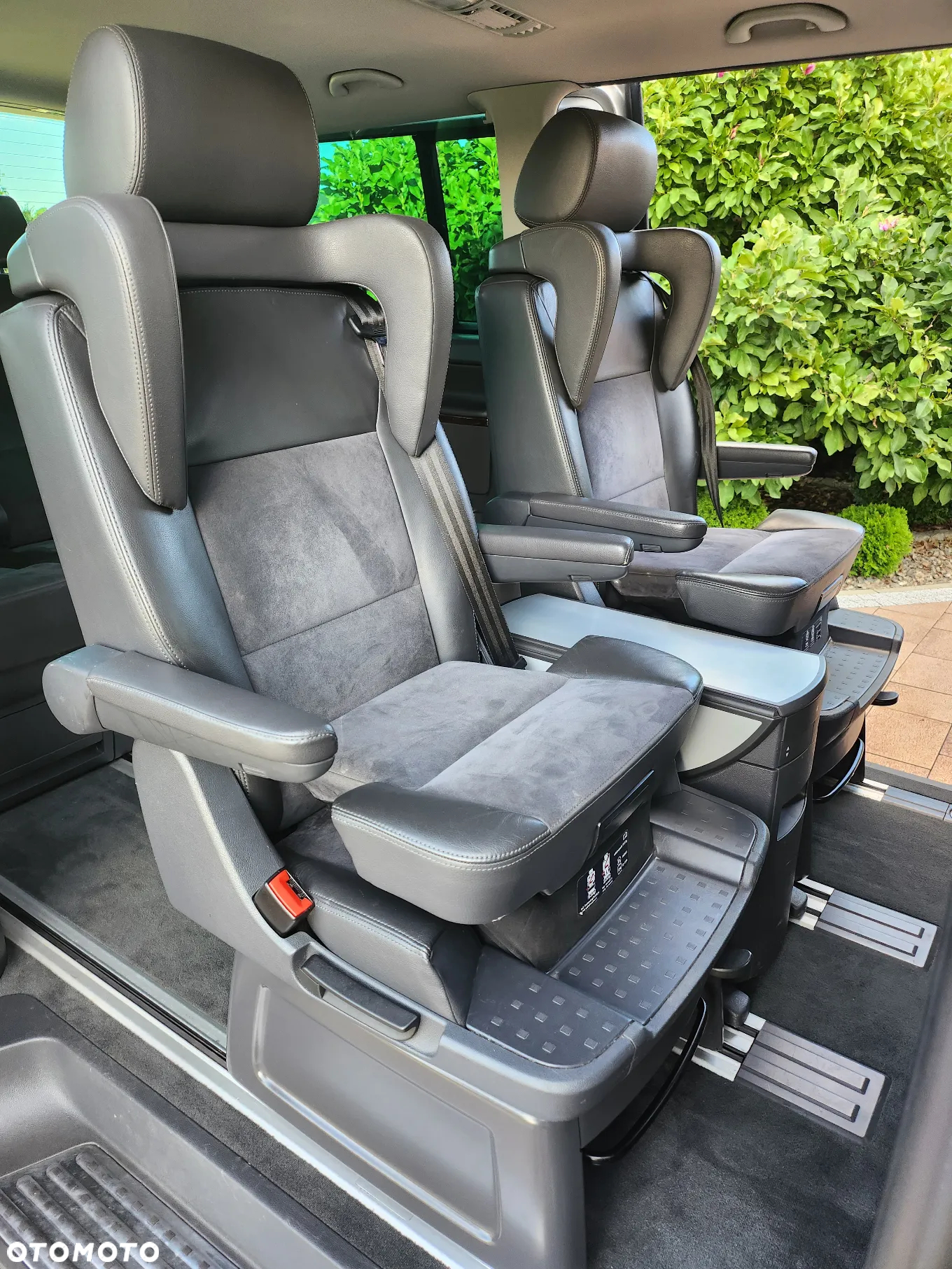 Volkswagen Multivan - 11