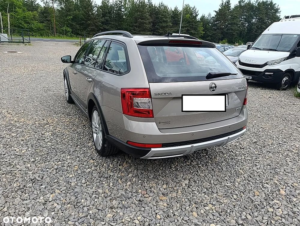 Skoda Octavia Scout 2.0 TDI 4x4 DSG - 7
