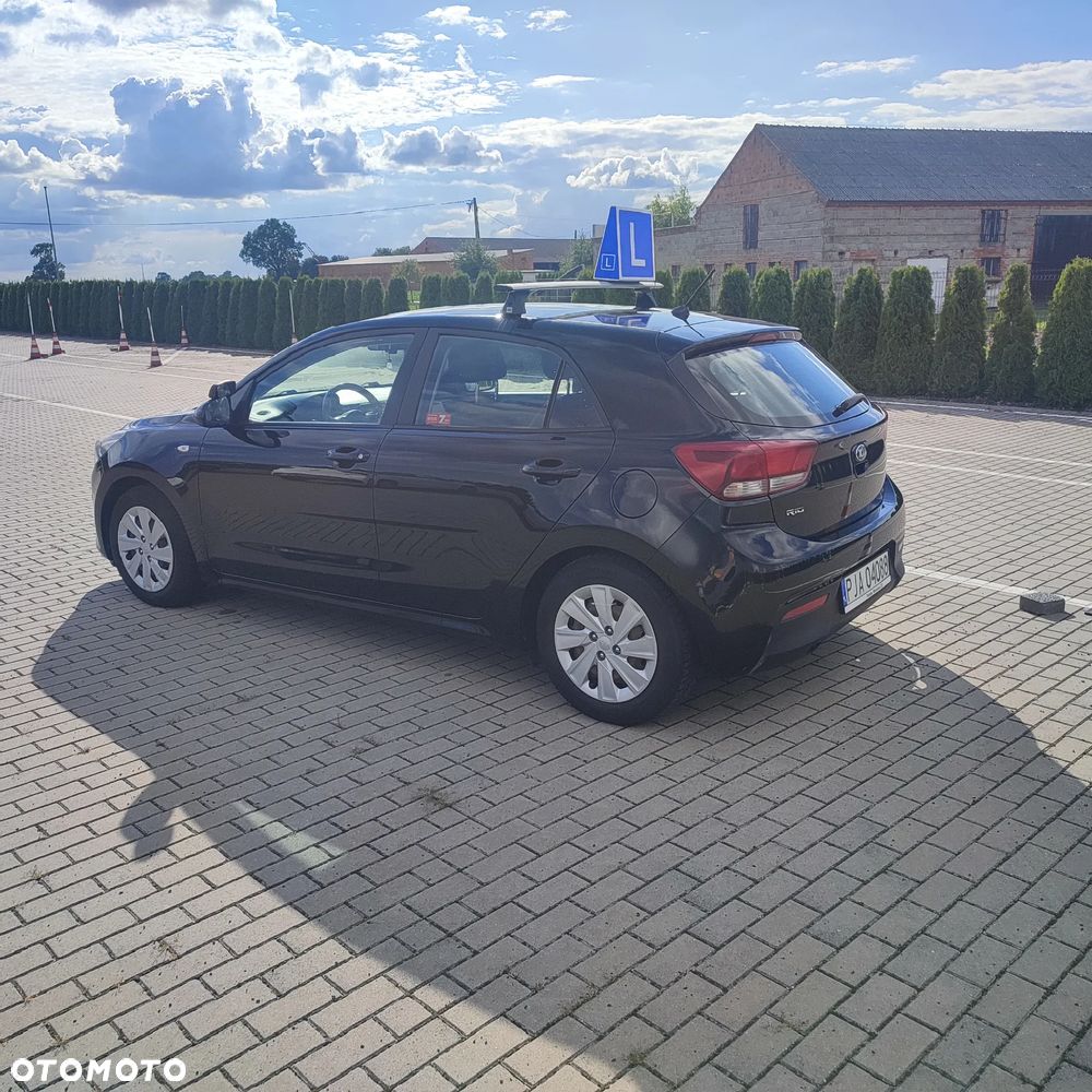 Kia Rio 1.2 L - 2
