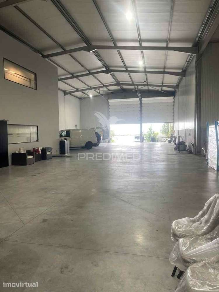Armazém, 2.801 m2 em São João da Madeira - Grande imagem: 5/12