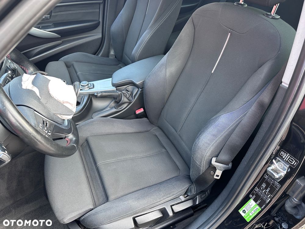 BMW Seria 3 328i Sport Line - 13