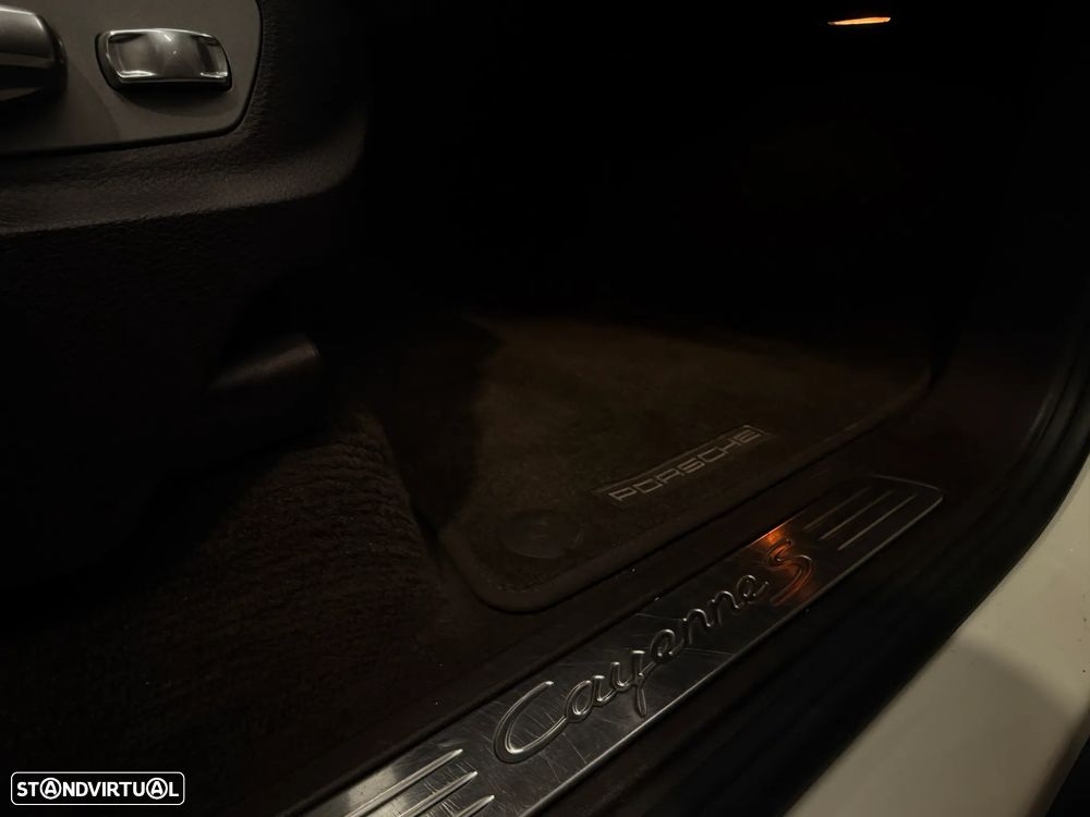 Porsche Cayenne S - 36