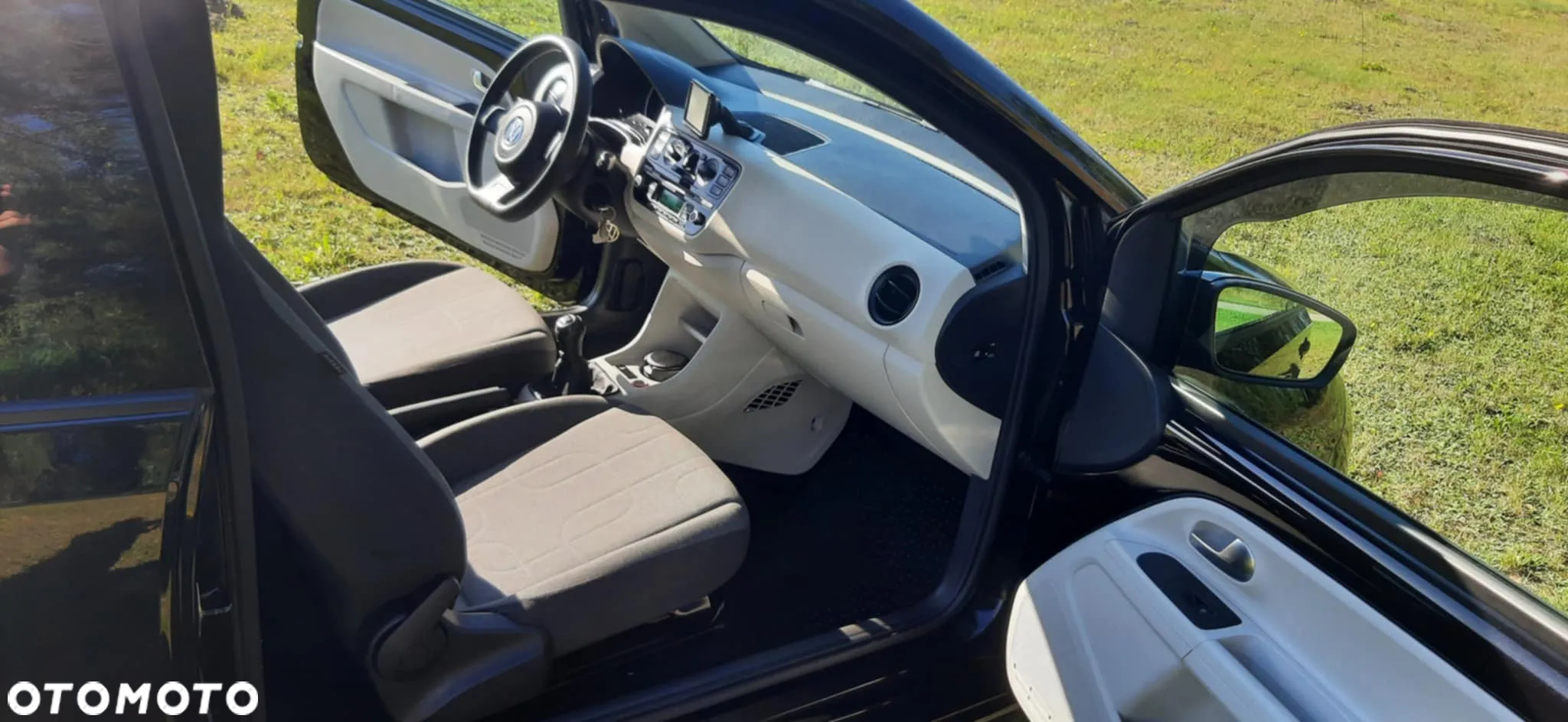 Volkswagen up! 1.0 high - 12