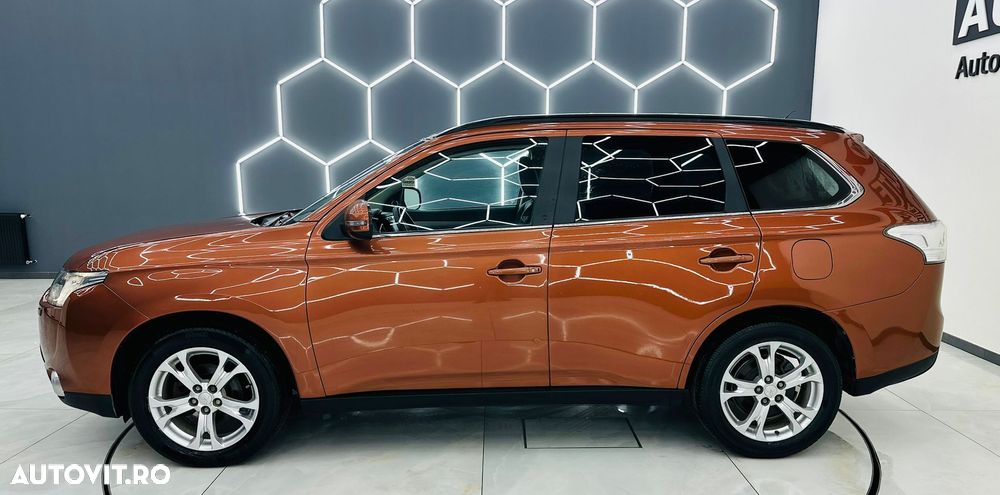 Mitsubishi Outlander 2.2 DI-D 4WD Automatik Diamant Edition - 34