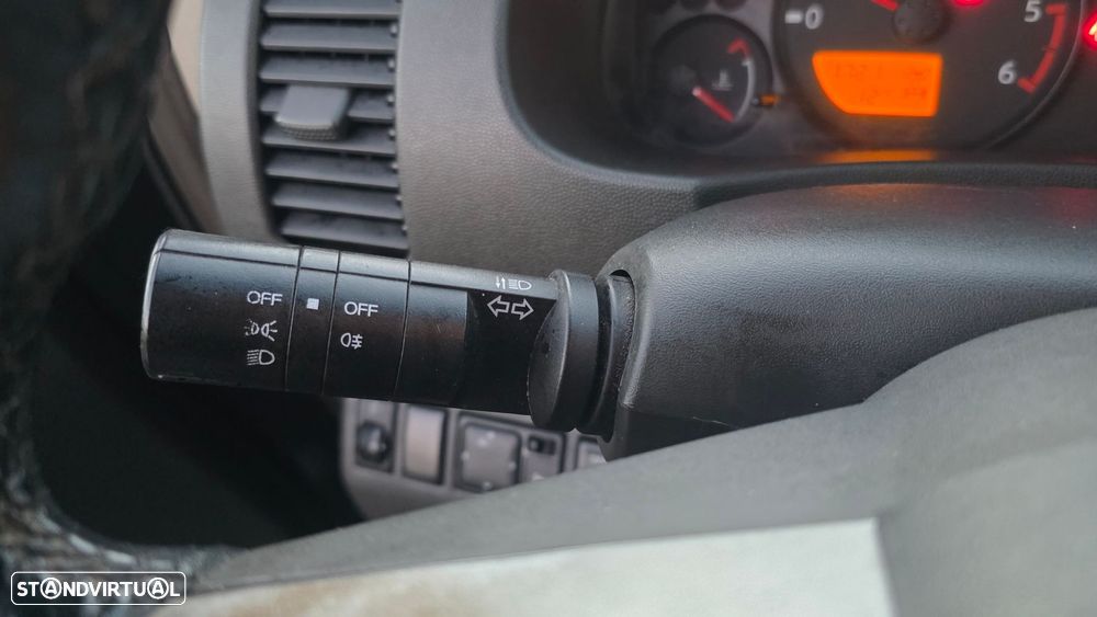 Nissan Navara 2.5 dCi CD SE Comf+C-C. - 26