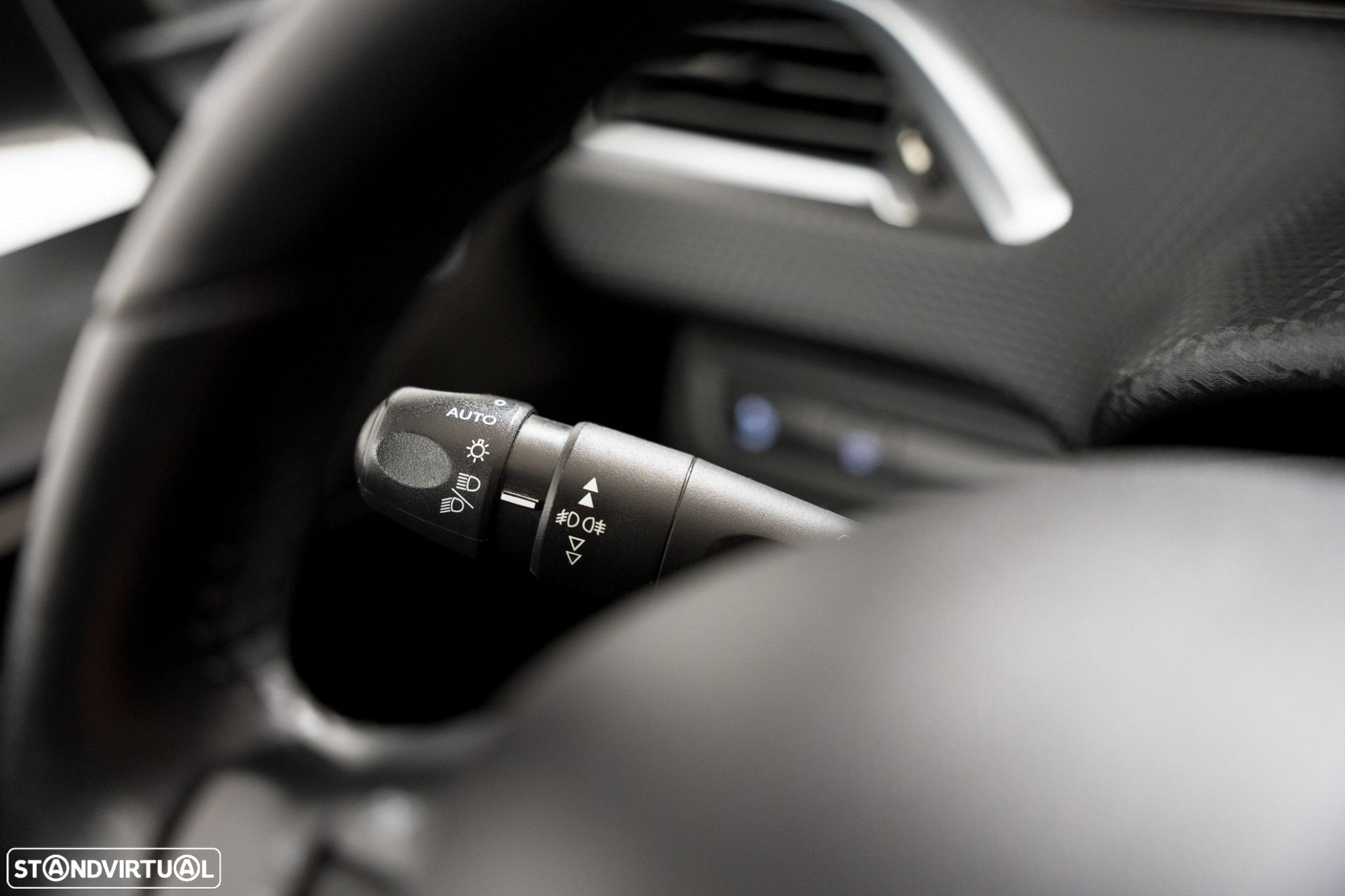 Peugeot 208 1.5 BlueHDi Signature - 10