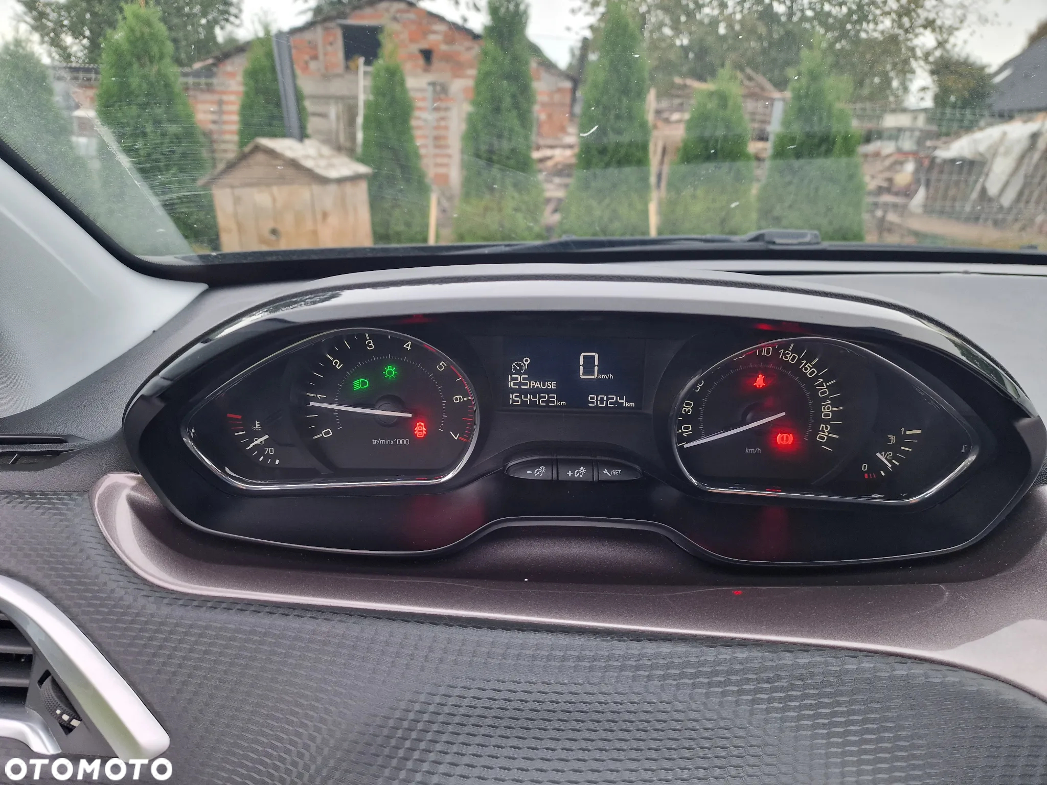 Peugeot 2008 - 8