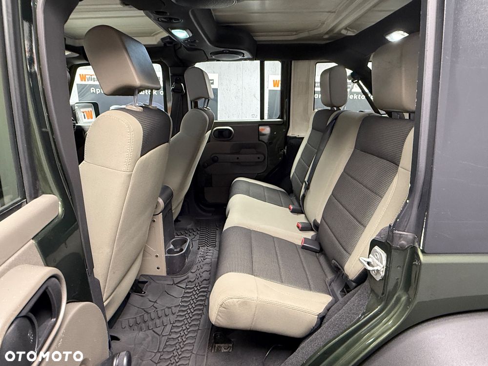 Jeep Wrangler - 10