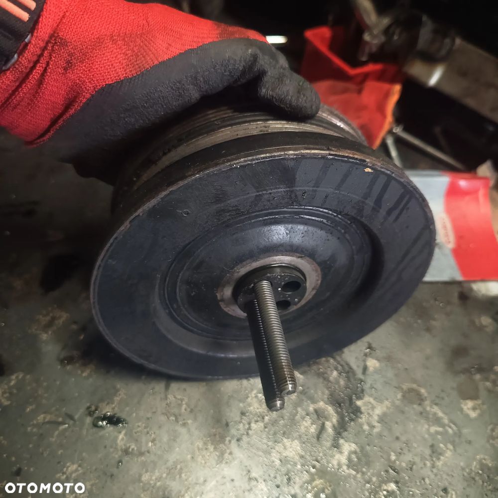 KOLO PASOWE BMW E90 E60 E63 3.0 D 7793593 - 2