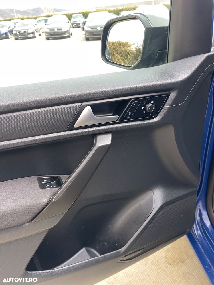 Volkswagen Caddy Maxi - 31