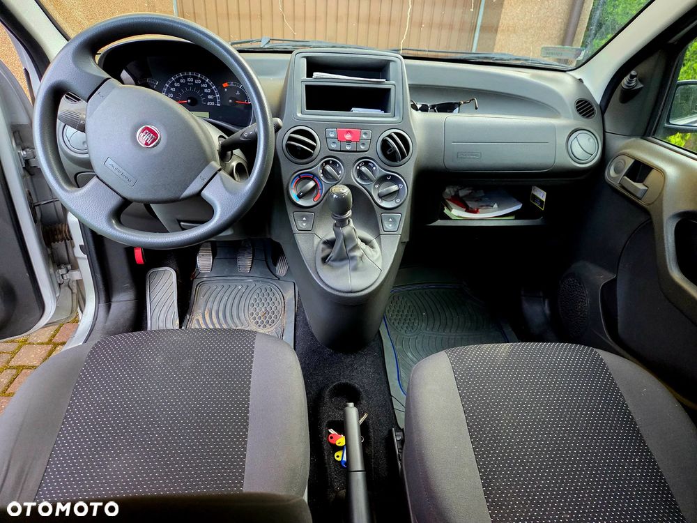 Fiat Panda 1.1 Active dla kobiet - 7