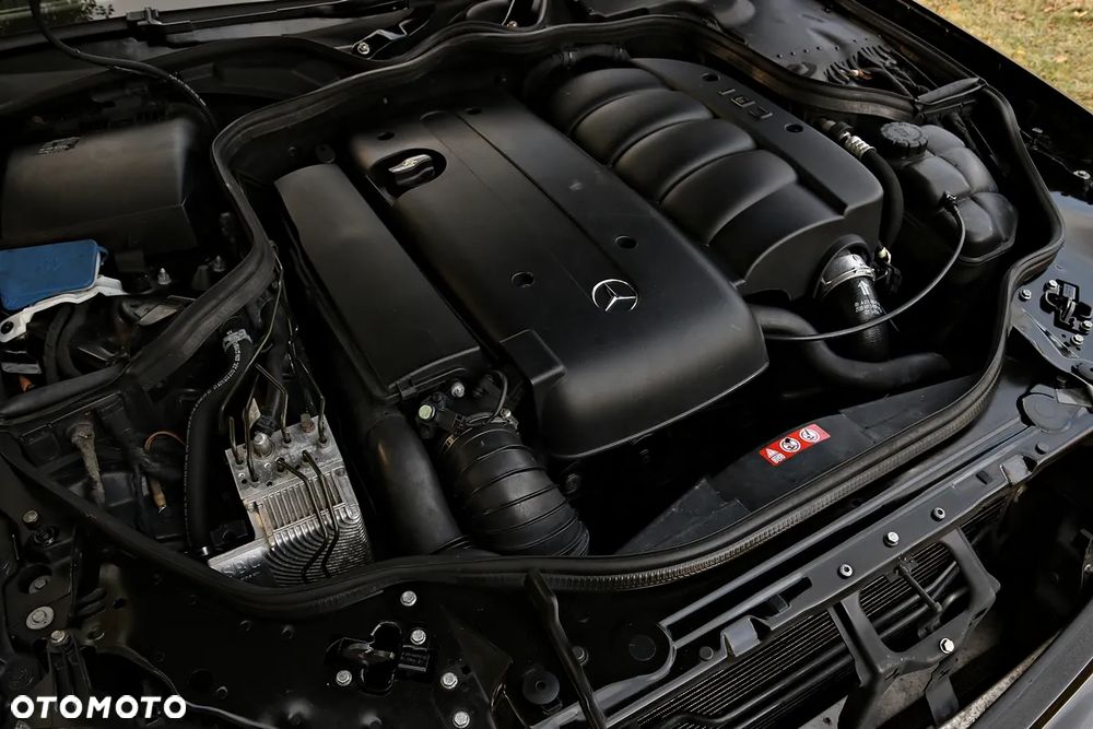 Mercedes-Benz Klasa E 220 T CDI Automatik Avantgarde - 40