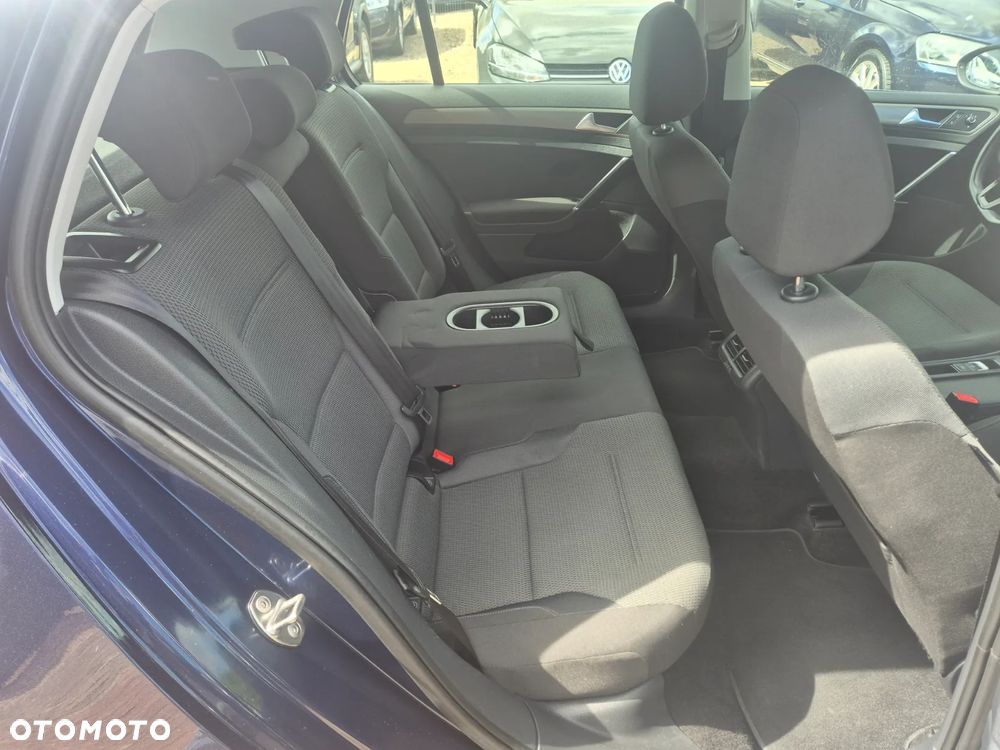 Volkswagen Golf 2.0 TDI SCR Comfortline - 12