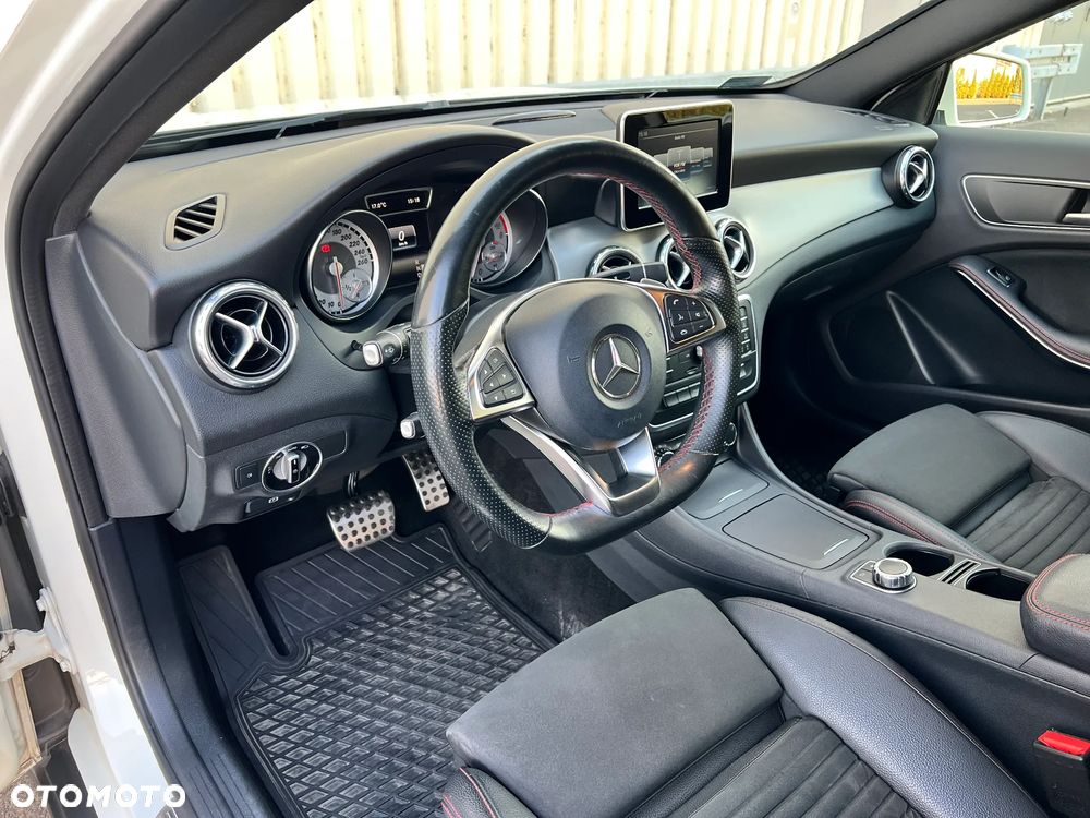 Mercedes-Benz GLA 200 7G-DCT AMG Line - 11