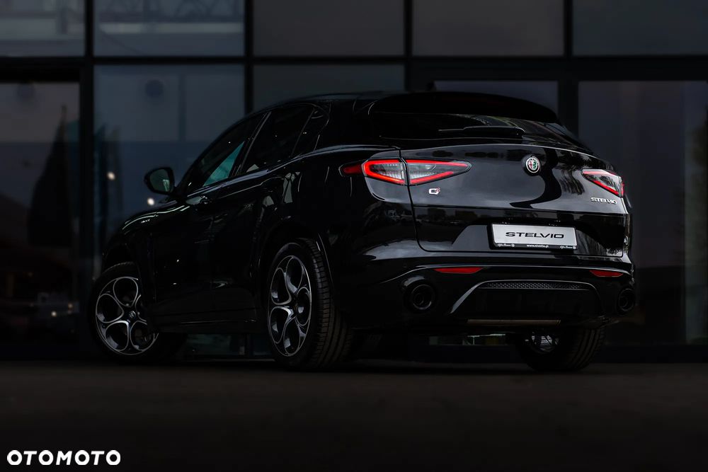 Alfa Romeo Stelvio 2.0 Turbo Veloce Q4 - 11