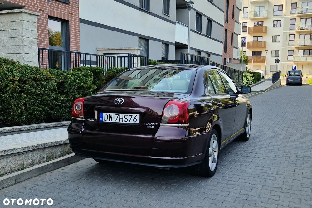 Toyota Avensis - 4