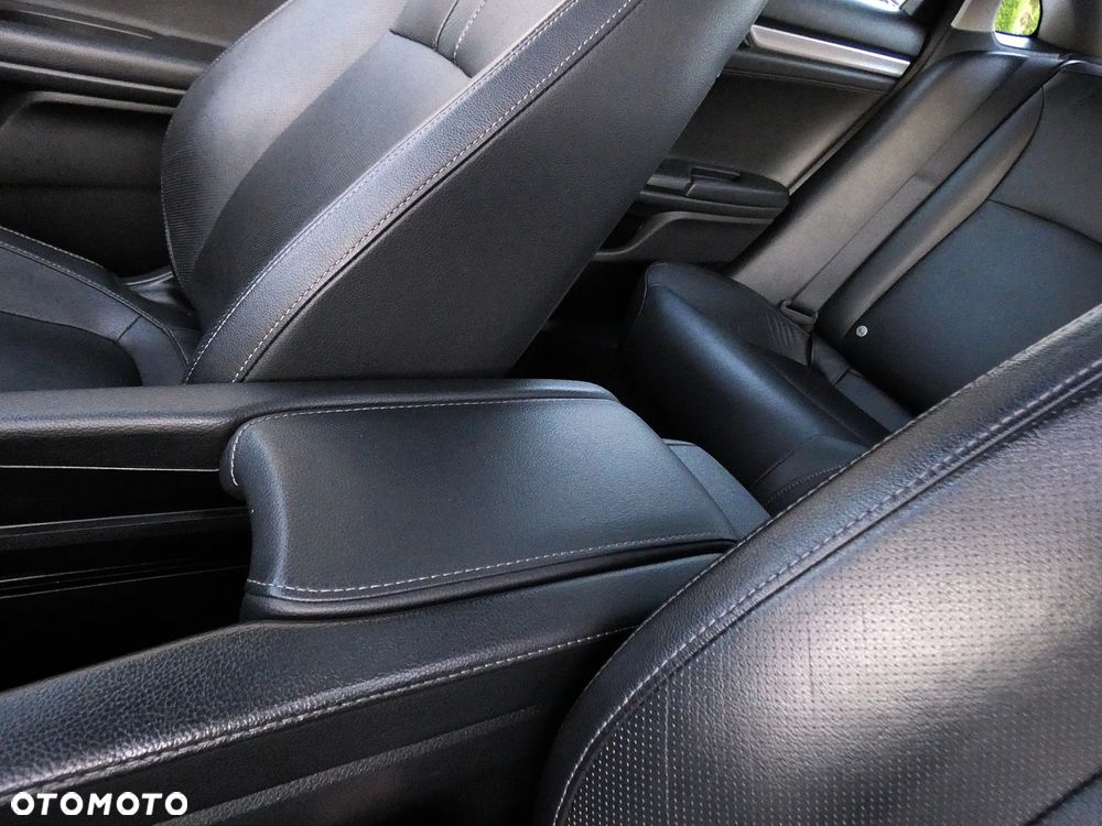 Honda Civic 1.5 T Executive CVT - 28