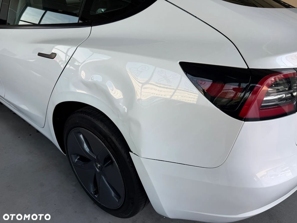 Tesla Model 3 - 23