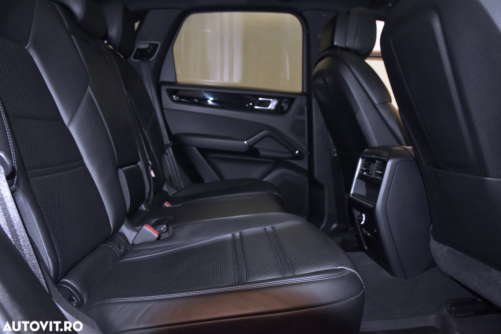 Porsche Cayenne - 12