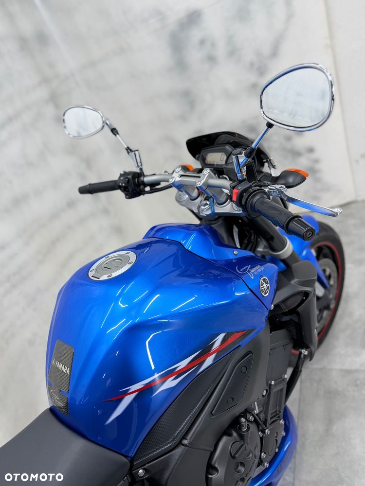 Yamaha FZ - 16