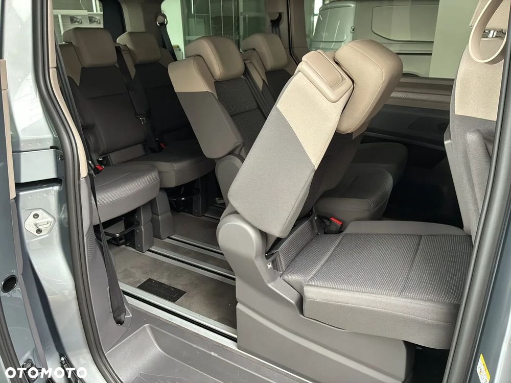Volkswagen Multivan - 13