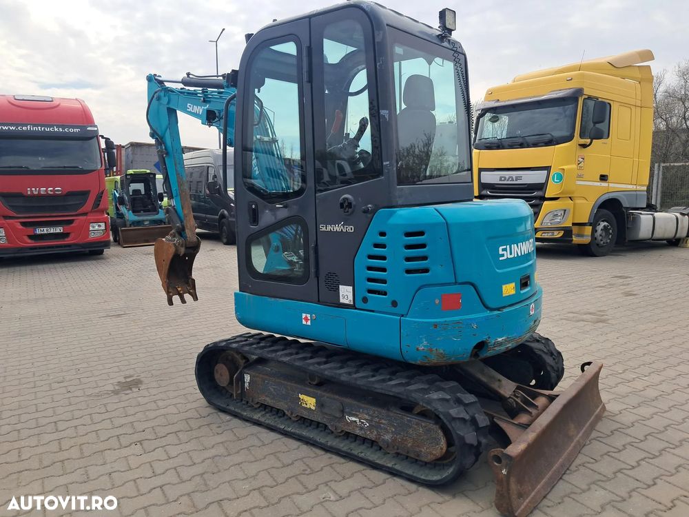 SUNWARD SWE25 F MINIEXCAVATOR SENILE O CUPA LAMA TIP BULDOZER - 4