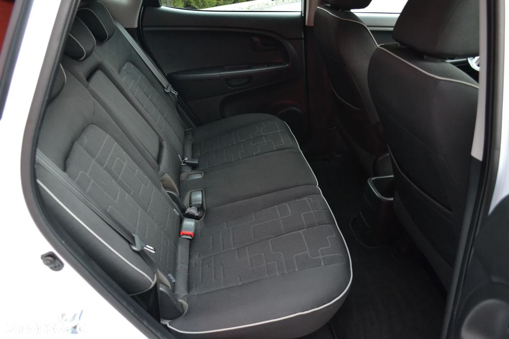 Kia Venga 1.6 CVVT Automatik Dream-Team Edition - 10