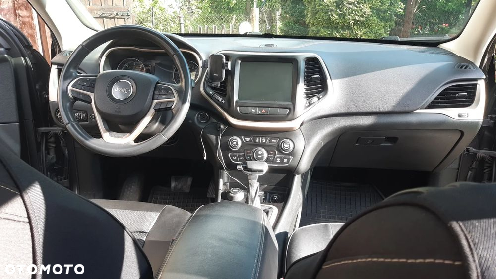 Jeep Cherokee - 7
