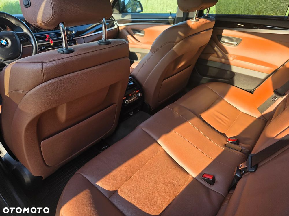 BMW Seria 5 520d xDrive - 6