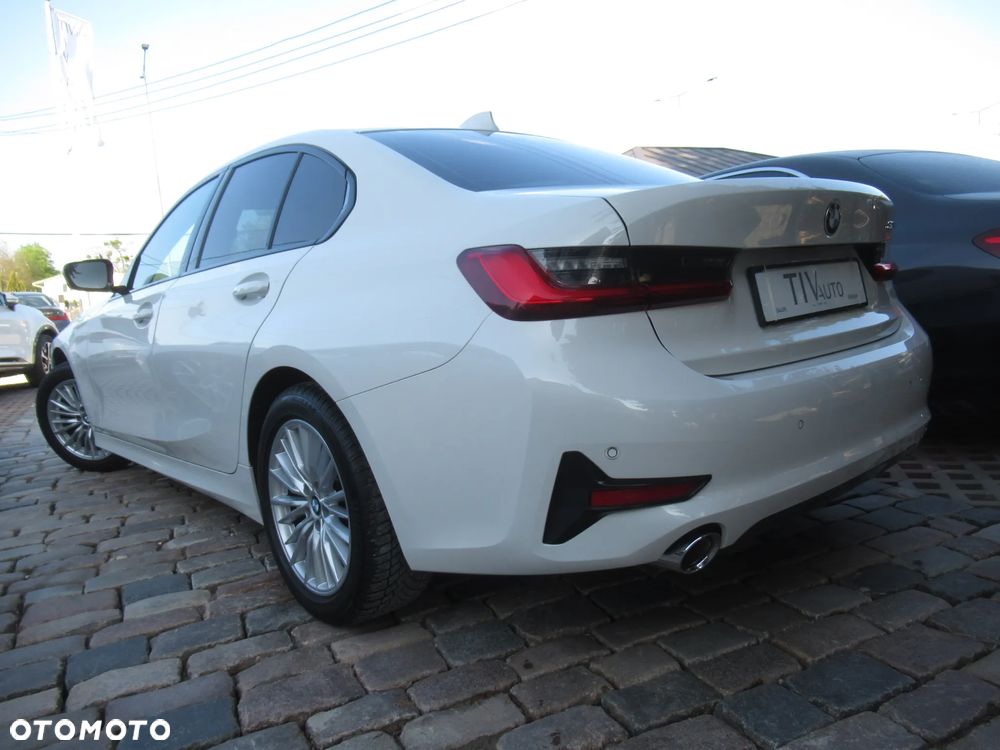 BMW Seria 3 318i Sport Line - 3