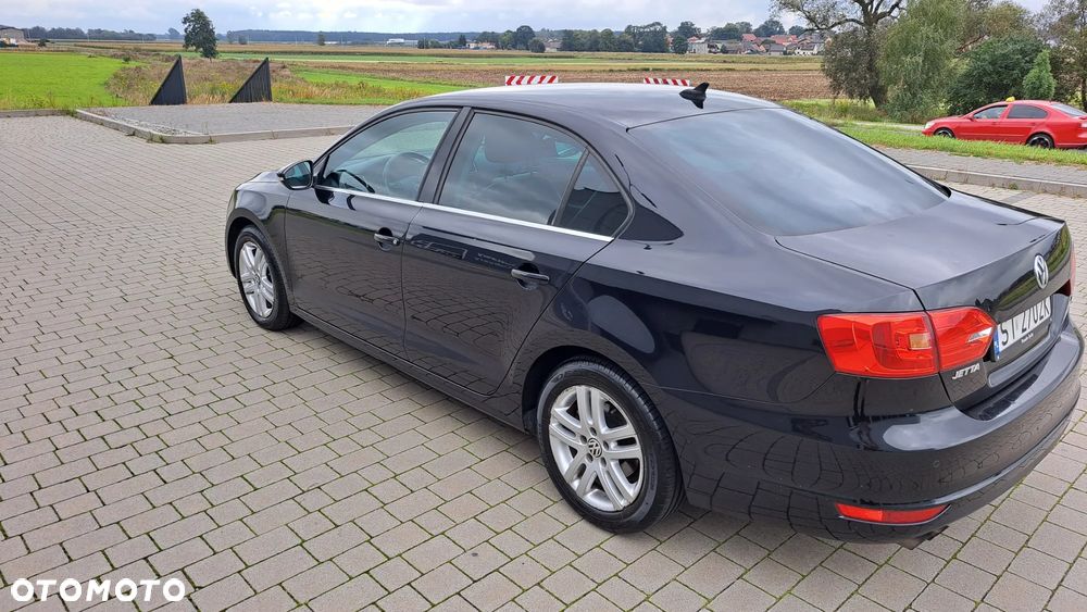 Volkswagen Jetta 1.4 TSI Highline - 1