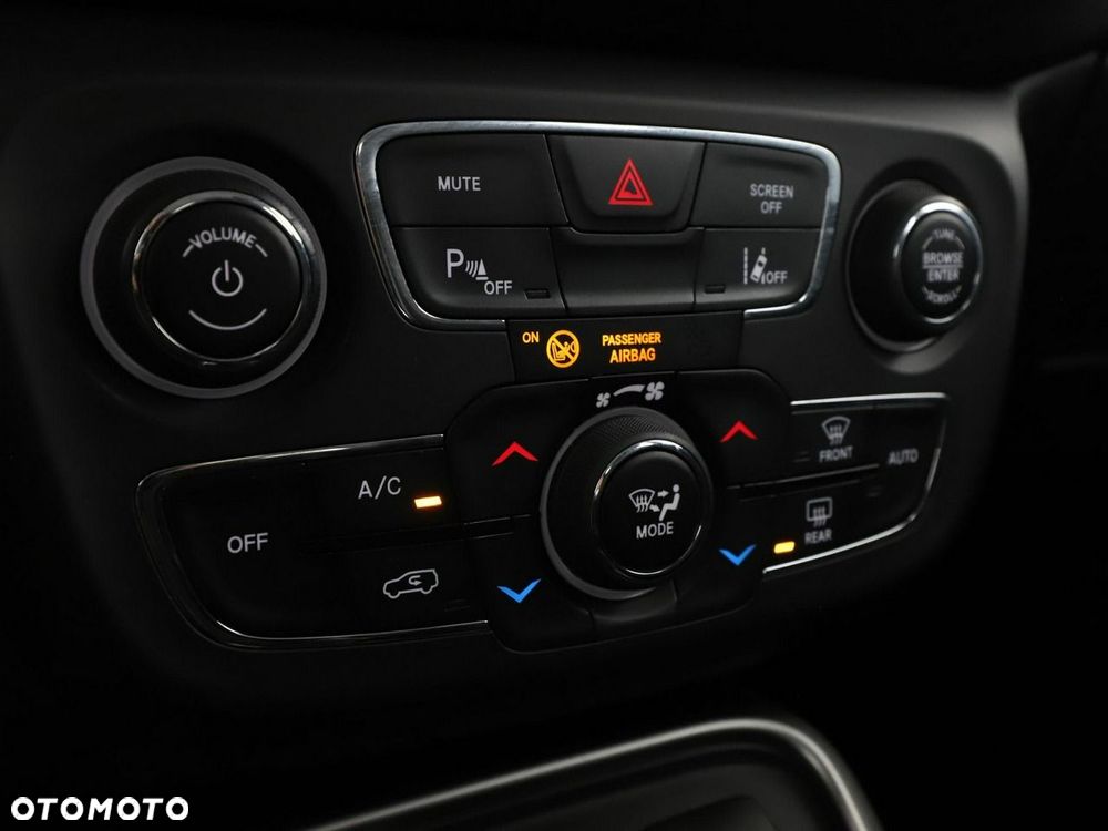 Jeep Compass 1.4 TMair Longitude FWD S&S - 28