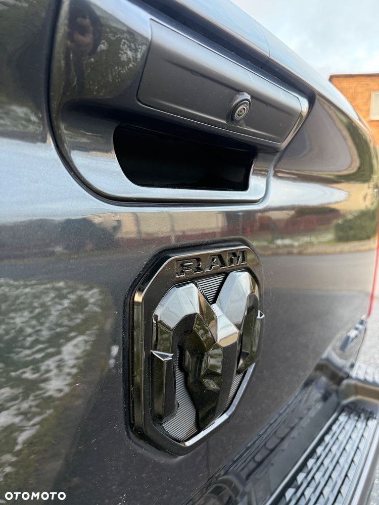 RAM 1500 Crew Cab Longbed Laramie - 32