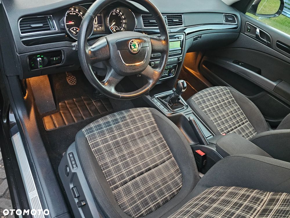 Skoda Superb 2.0 TDI Exclusive - 11