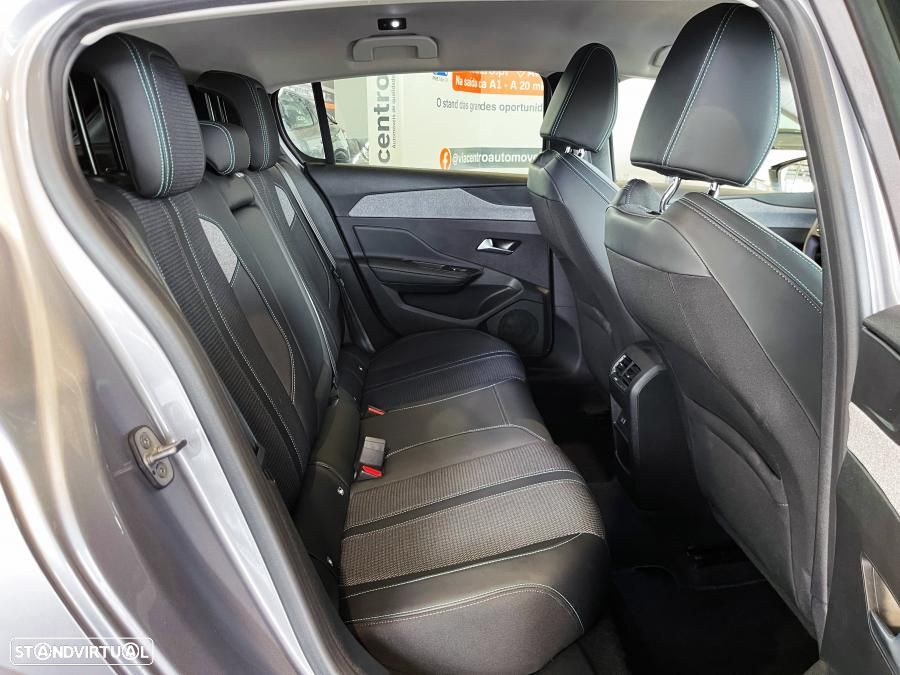 Peugeot 308 1.2 PureTech Allure Pack - 27
