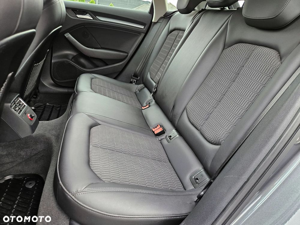 Audi A3 Sportback 1.4 TFSI Ambiente - 15