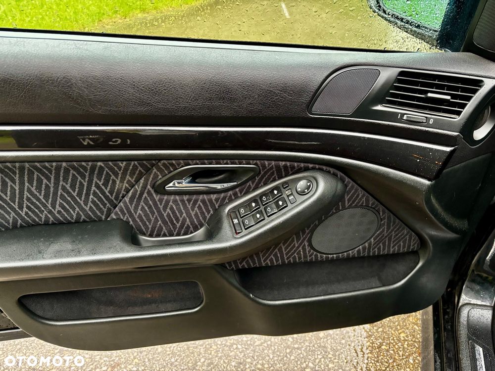 BMW Seria 5 520i Touring Edition Sport - 6