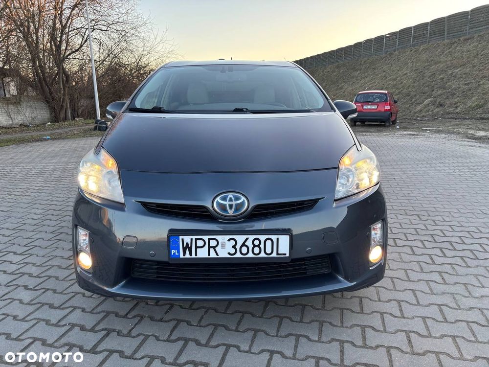 Toyota Prius (Hybrid) - 7