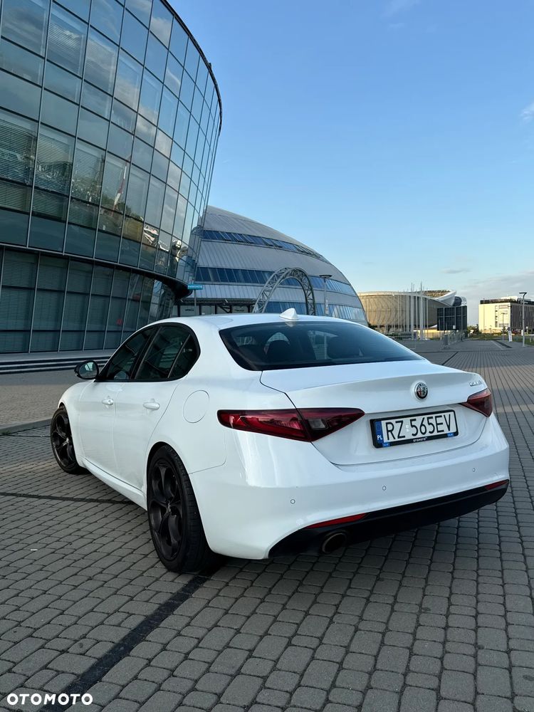 Alfa Romeo Giulia 2.0 Turbo Veloce - 16