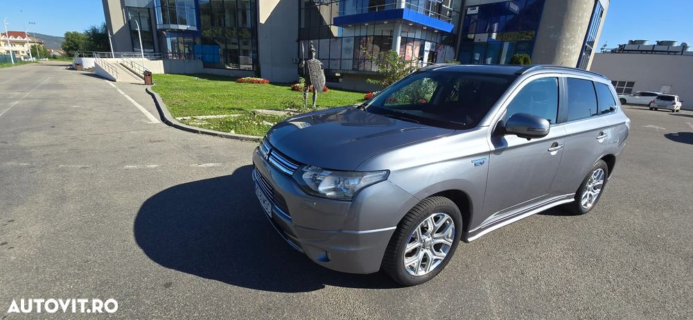 Mitsubishi Outlander - 31